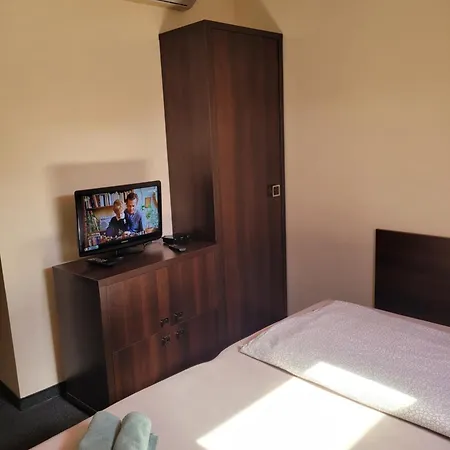 Gangnam Hotel Ciagowice